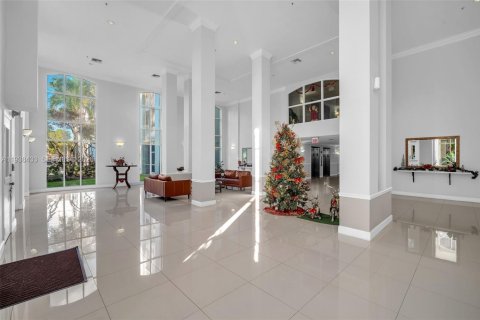 Copropriété à louer à Doral, Floride: 3 chambres, 114.27 m2 № 1996667 - photo 4