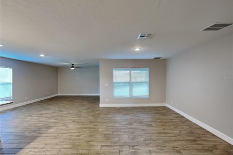 Casa en alquiler en Kissimmee, Florida, 4 dormitorios, 167.22 m2 № 1905926 - foto 5