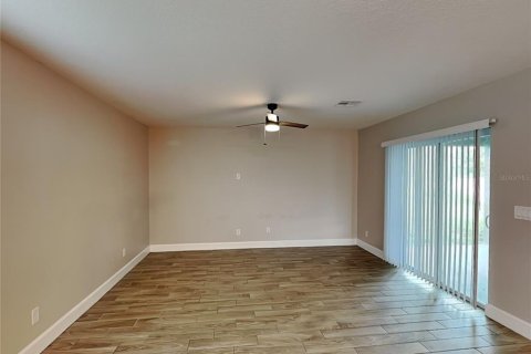 Casa en alquiler en Kissimmee, Florida, 4 dormitorios, 167.22 m2 № 1905926 - foto 6