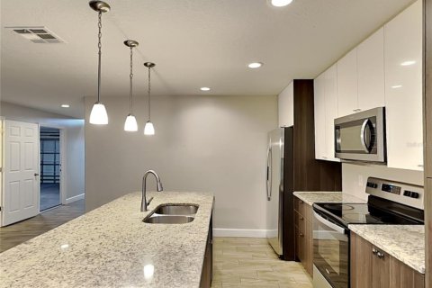 Casa en alquiler en Kissimmee, Florida, 4 dormitorios, 167.22 m2 № 1905926 - foto 3