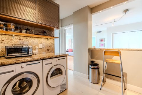 Снять в аренду кондоминиум в Майами-Бич, Флорида 2 спальни, 96.62м2, № 1998671 - фото 15