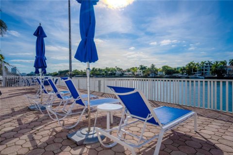 Снять в аренду кондоминиум в Майами-Бич, Флорида 2 спальни, 96.62м2, № 1998671 - фото 30