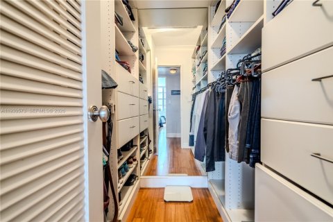 Снять в аренду кондоминиум в Майами-Бич, Флорида 2 спальни, 96.62м2, № 1998671 - фото 22