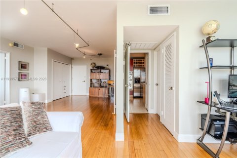 Снять в аренду кондоминиум в Майами-Бич, Флорида 2 спальни, 96.62м2, № 1998671 - фото 13