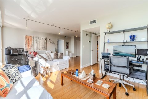 Снять в аренду кондоминиум в Майами-Бич, Флорида 2 спальни, 96.62м2, № 1998671 - фото 12