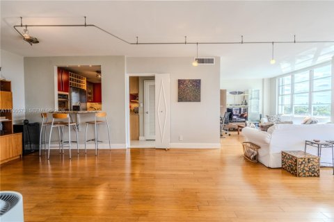 Снять в аренду кондоминиум в Майами-Бич, Флорида 2 спальни, 96.62м2, № 1998671 - фото 9