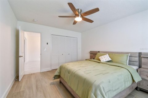 Casa en alquiler en Saint Petersburg, Florida, 4 dormitorios, 206.8 m2 № 1917124 - foto 16