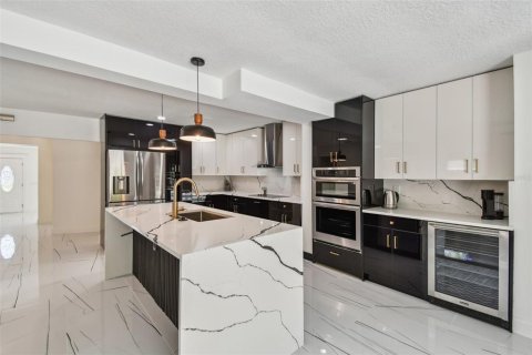 Casa en alquiler en Saint Petersburg, Florida, 4 dormitorios, 206.8 m2 № 1917124 - foto 9