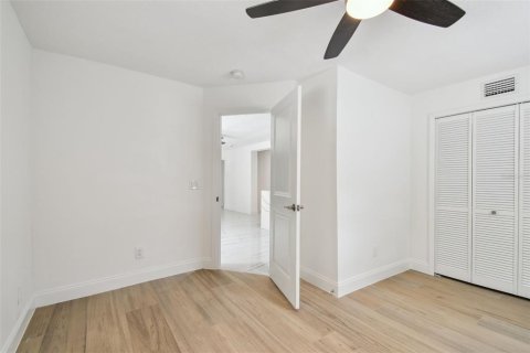 Casa en alquiler en Saint Petersburg, Florida, 4 dormitorios, 206.8 m2 № 1917124 - foto 21