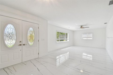 Casa en alquiler en Saint Petersburg, Florida, 4 dormitorios, 206.8 m2 № 1917124 - foto 4