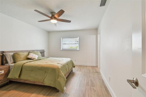 Casa en alquiler en Saint Petersburg, Florida, 4 dormitorios, 206.8 m2 № 1917124 - foto 15