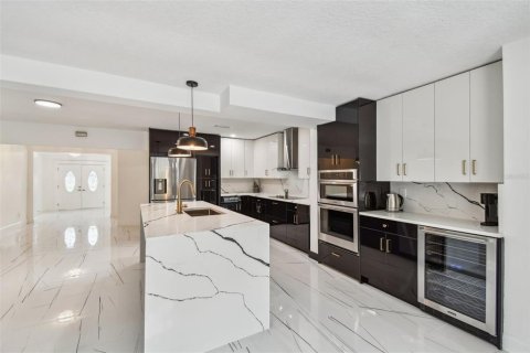Casa en alquiler en Saint Petersburg, Florida, 4 dormitorios, 206.8 m2 № 1917124 - foto 12