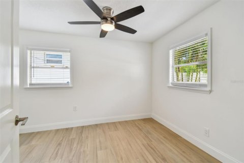 Casa en alquiler en Saint Petersburg, Florida, 4 dormitorios, 206.8 m2 № 1917124 - foto 20