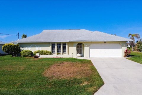 House in Rotonda, Florida 3 bedrooms, 151.15 sq.m. № 1532869 - photo 1