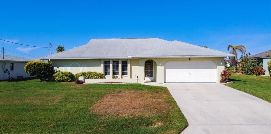 House in Rotonda, Florida 3 bedrooms, 151.15 sq.m. № 1532869