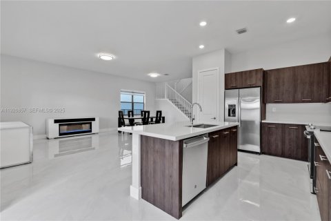 House in Miramar, Florida 5 bedrooms, 337.51 sq.m. № 1986689 - photo 17