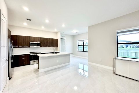 House in Miramar, Florida 5 bedrooms, 337.51 sq.m. № 1986689 - photo 18