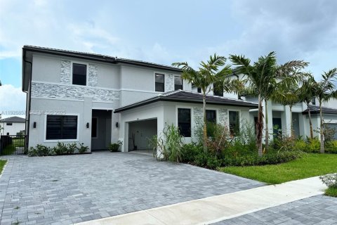 House in Miramar, Florida 5 bedrooms, 337.51 sq.m. № 1986689 - photo 8
