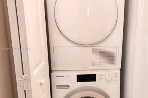 Copropriété à vendre à Coral Gables, Floride: 2 chambres, 111.02 m2 № 2027029 - photo 12