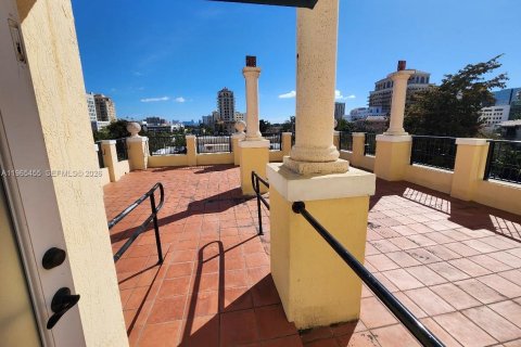 Copropriété à vendre à Coral Gables, Floride: 2 chambres, 111.02 m2 № 2027029 - photo 22