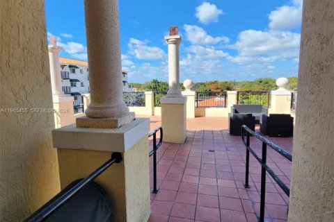 Copropriété à vendre à Coral Gables, Floride: 2 chambres, 111.02 m2 № 2027029 - photo 23