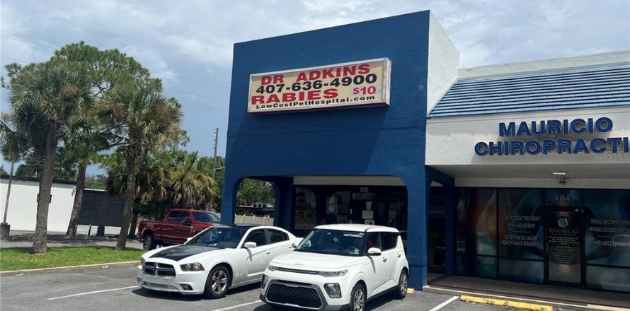 Propiedad comercial en Winter Park, Florida 1415.09 m2 № 2344806