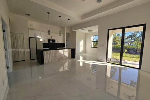 Купить виллу или дом в Лихай-Эйкерс, Флорида 3 спальни, 147.53м2, № 1985064 - фото 4