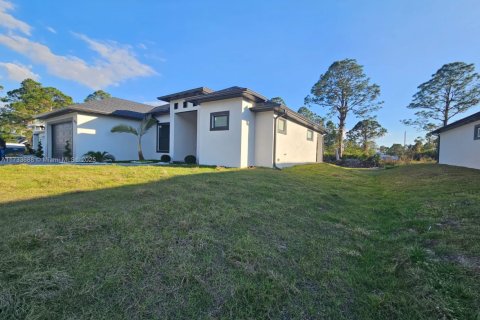Купить виллу или дом в Лихай-Эйкерс, Флорида 3 спальни, 147.53м2, № 1985064 - фото 2