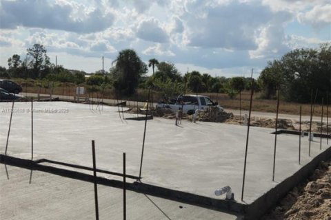 Купить виллу или дом в Лихай-Эйкерс, Флорида 3 спальни, 147.53м2, № 1985064 - фото 25