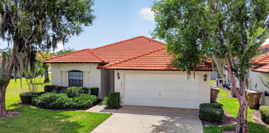 Villa ou maison à Clermont, Floride 4 chambres, 151.62 m2 № 2091642