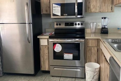 Copropriété à louer à Tampa, Floride: 2 chambres, 81.66 m2 № 1877136 - photo 12