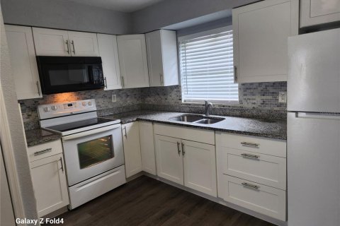 Appartement à louer à Tampa, Floride: 2 chambres, 92.9 m2 № 2423856 - photo 4