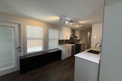 House in Bradenton, Florida 4 bedrooms, 165.27 sq.m. № 2109598 - photo 8