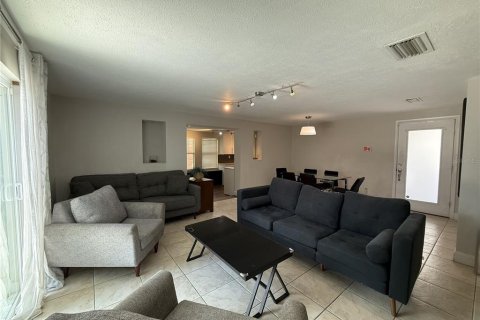 House in Bradenton, Florida 4 bedrooms, 165.27 sq.m. № 2109598 - photo 7