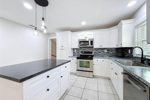 Casa en venta en Spring Hill, Florida, 3 dormitorios, 189.52 m2 № 1909705 - foto 11