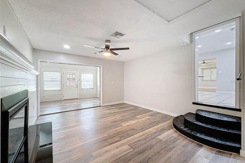 Casa en venta en Spring Hill, Florida, 3 dormitorios, 189.52 m2 № 1909705 - foto 14