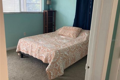 Condo in Seminole, Florida, 2 bedrooms № 2233266 - photo 15