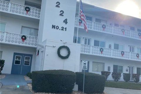 Condo in Seminole, Florida, 2 bedrooms № 2233266