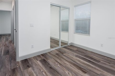 Apartamento en alquiler en Deltona, Florida, 4 dormitorios, 130.62 m2 № 1812875 - foto 12