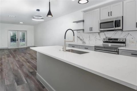 Apartamento en alquiler en Deltona, Florida, 4 dormitorios, 130.62 m2 № 1812875 - foto 3