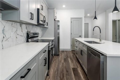 Apartamento en alquiler en Deltona, Florida, 4 dormitorios, 130.62 m2 № 1812875 - foto 6