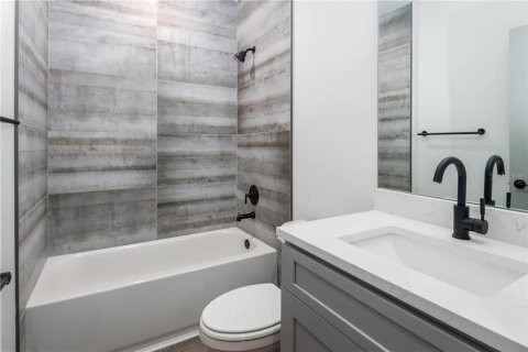 Apartamento en alquiler en Deltona, Florida, 4 dormitorios, 130.62 m2 № 1812875 - foto 14