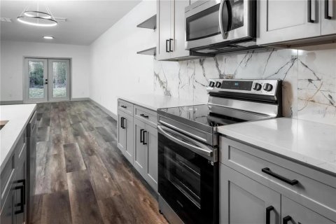 Apartamento en alquiler en Deltona, Florida, 4 dormitorios, 130.62 m2 № 1812875 - foto 5