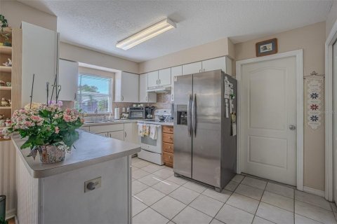 House in San Antonio, Florida 2 bedrooms, 110.09 sq.m. № 1873345 - photo 8