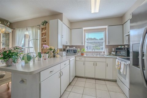 House in San Antonio, Florida 2 bedrooms, 110.09 sq.m. № 1873345 - photo 3