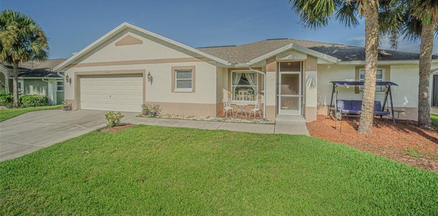 House in San Antonio, Florida 2 bedrooms, 110.09 sq.m. № 1873345