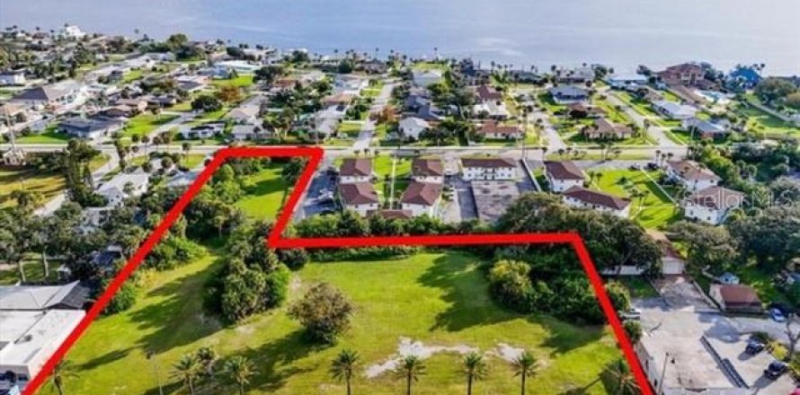 Propiedad comercial en South Daytona, Florida № 2310541