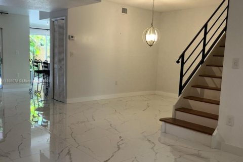 Townhouse in Miami, Florida 3 bedrooms, 149.57 sq.m. № 1953547 - photo 5