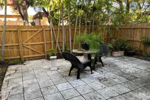 Townhouse in Miami, Florida 3 bedrooms, 149.57 sq.m. № 1953547 - photo 26