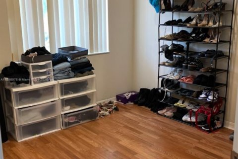 Townhouse in Miami, Florida 3 bedrooms, 149.57 sq.m. № 1953547 - photo 20